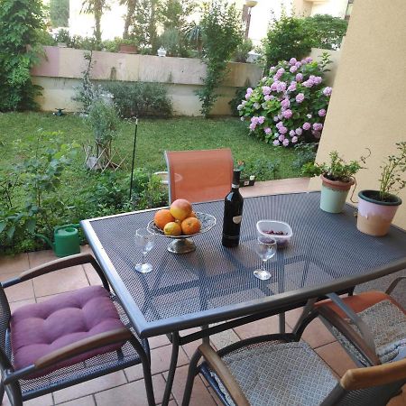 Spacious Apartment With Big Garden Near Beach Сплит Екстериор снимка