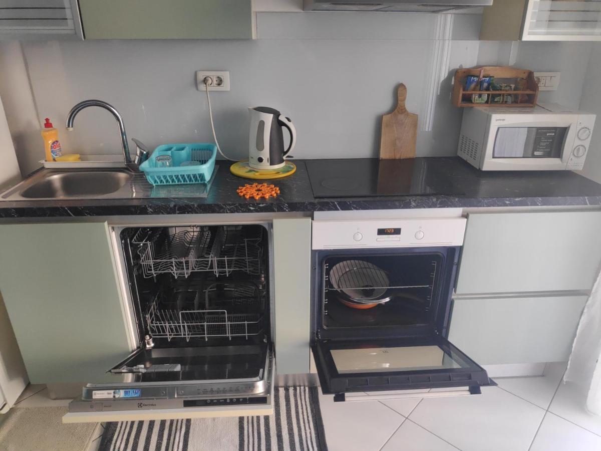 Spacious Apartment With Big Garden Near Beach Сплит Екстериор снимка