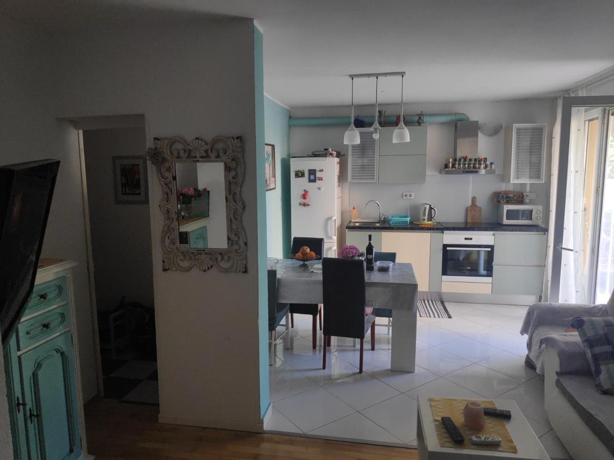Spacious Apartment With Big Garden Near Beach Сплит Екстериор снимка