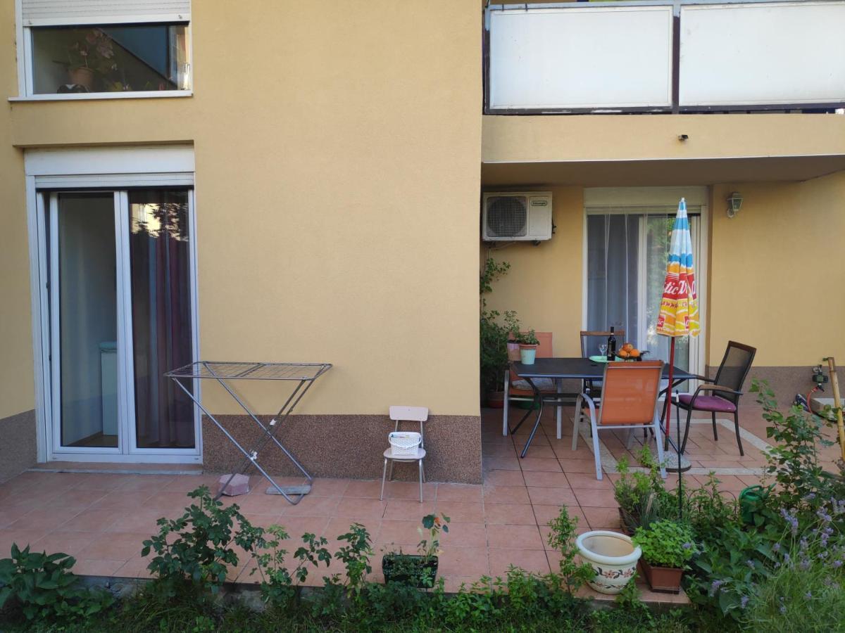 Spacious Apartment With Big Garden Near Beach Сплит Екстериор снимка