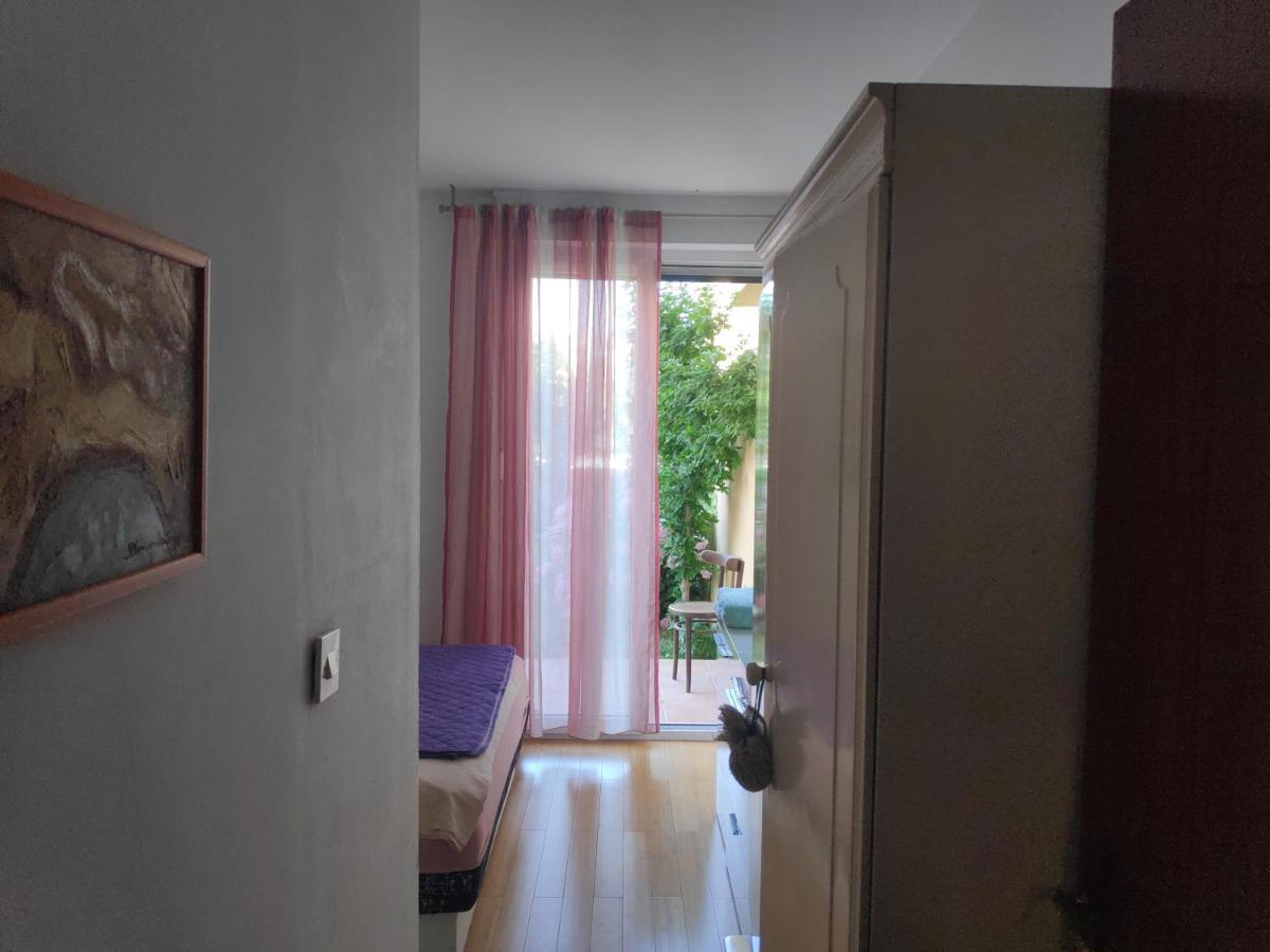 Spacious Apartment With Big Garden Near Beach Сплит Екстериор снимка